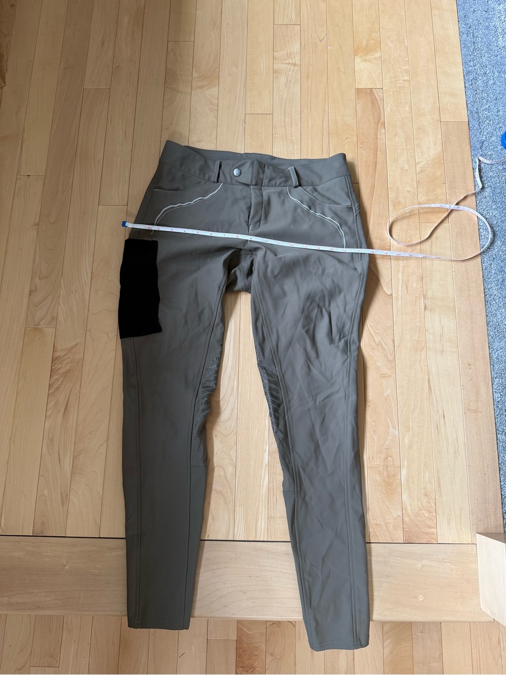 FITS Finley Breeches Size Medium Perfect with cell phone pocket